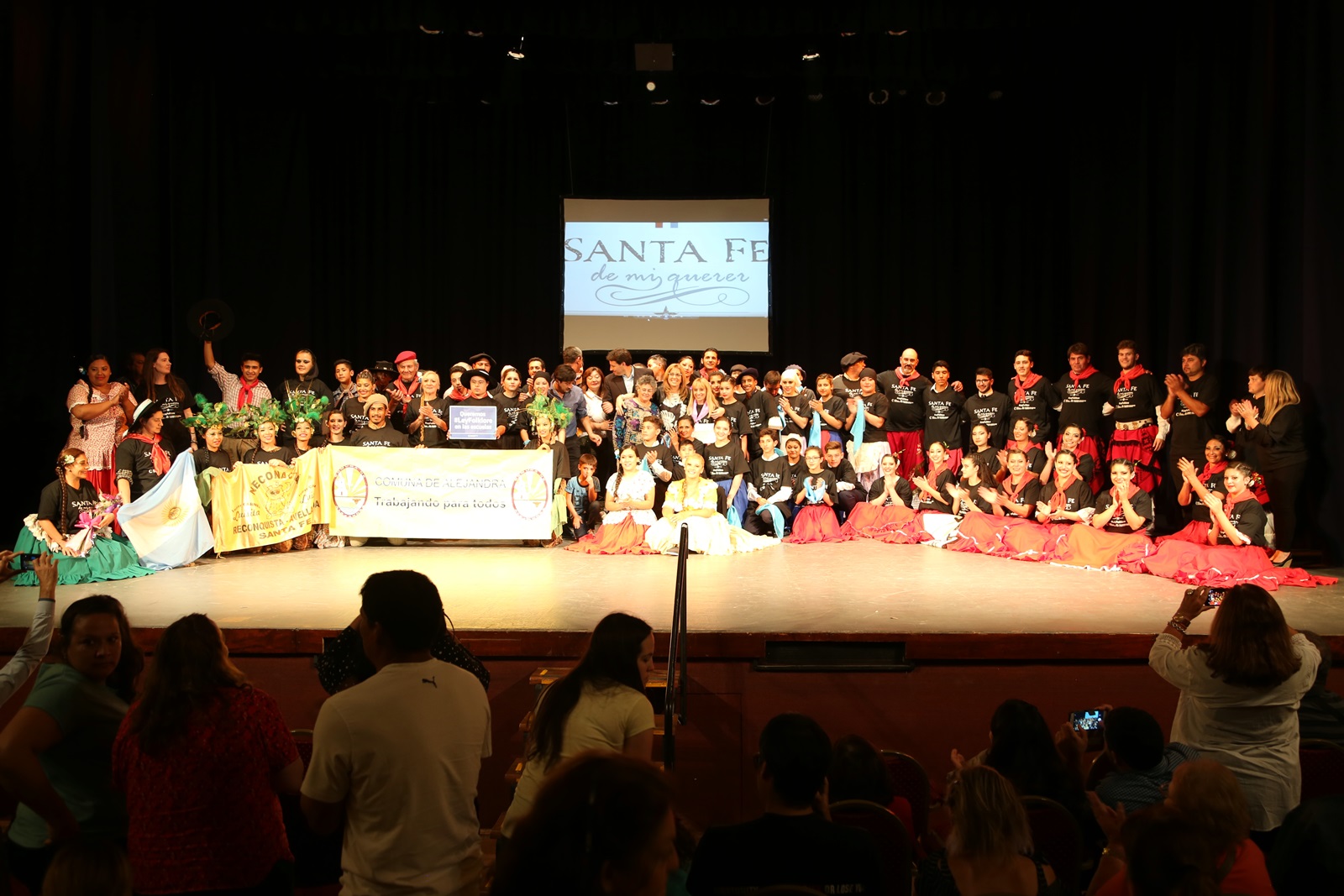 Santa Fe de mi Querer grupo saludoIMG_5082