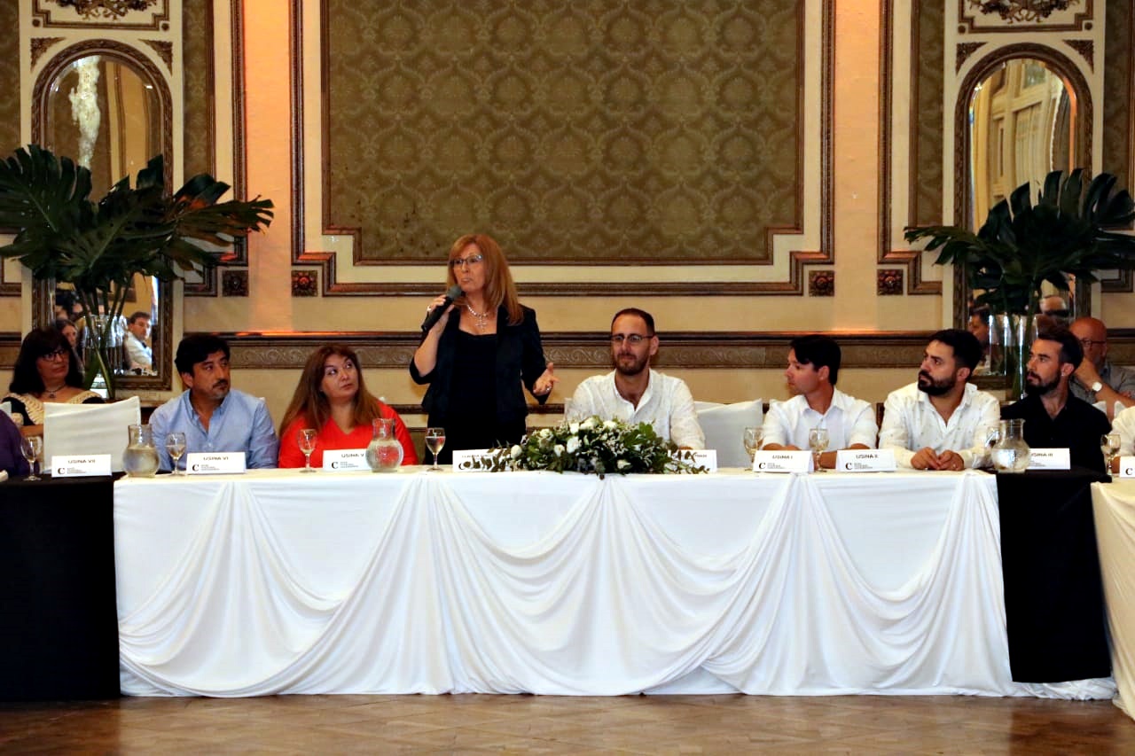 Giaccone mesa con directores usinas