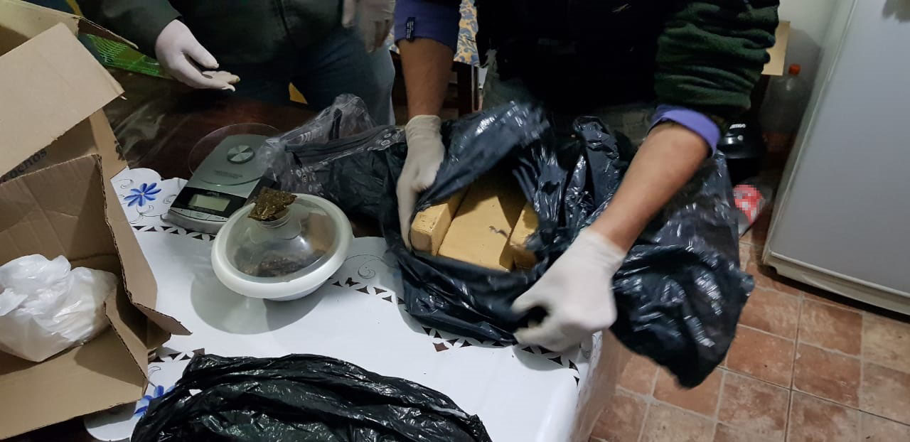 1009-Desarticulan-una-banda-narcocriminal-dedicada-a-la-distribucion-y-comercializacion-de-estupefacientes-6