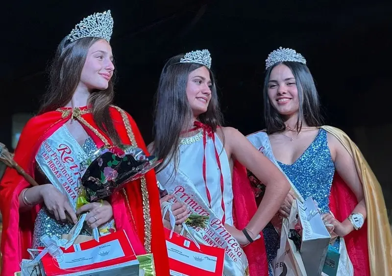 reina y princesas R1 (1)