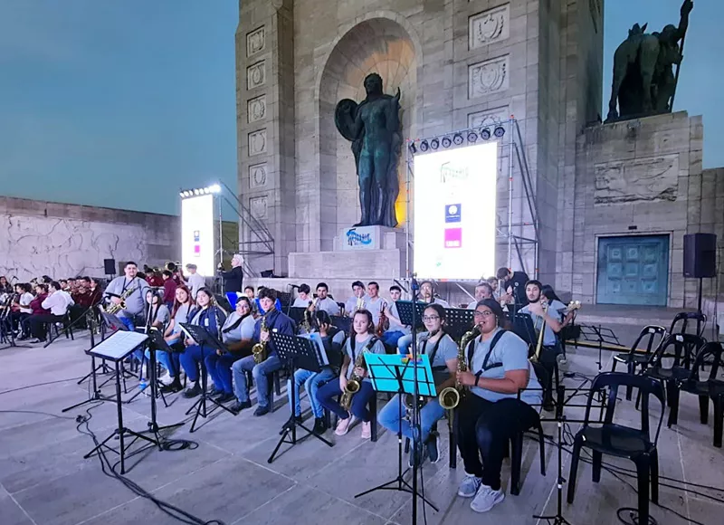 banda en monumento 2