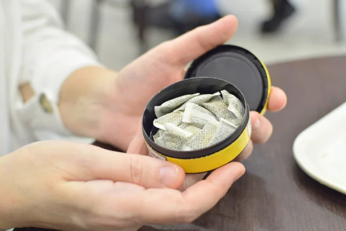 Bolsas-de-nicotina-salud-oral