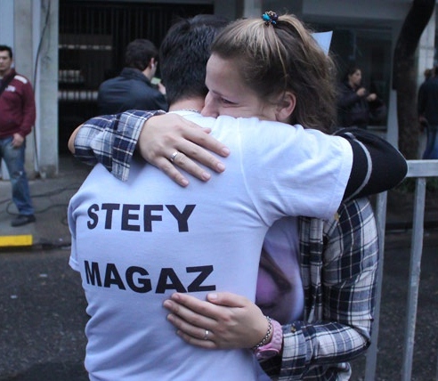 magaz-abrazo-stefy.jpg