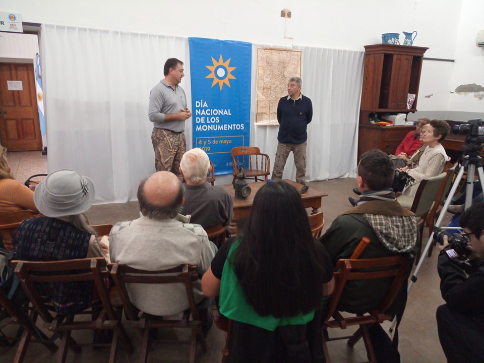 charla dia del monumento