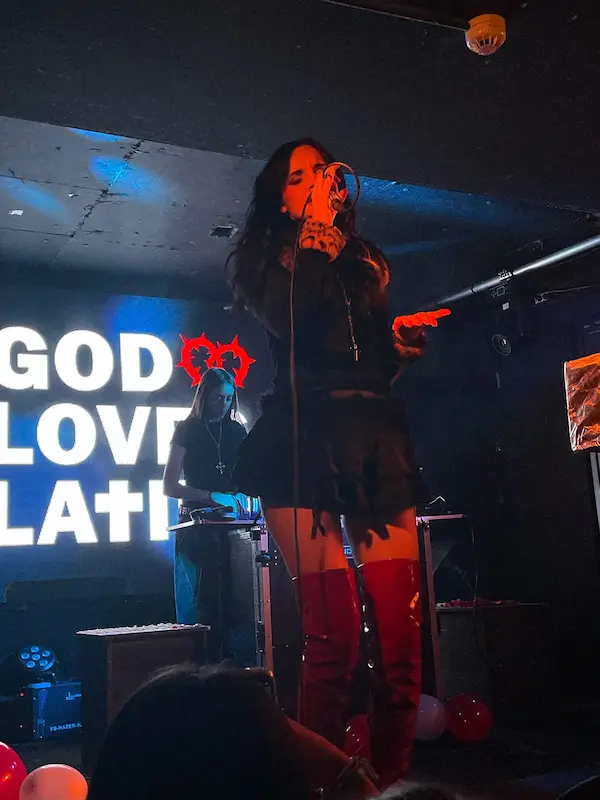 Rizha-Sala-Clamores_1 (2)