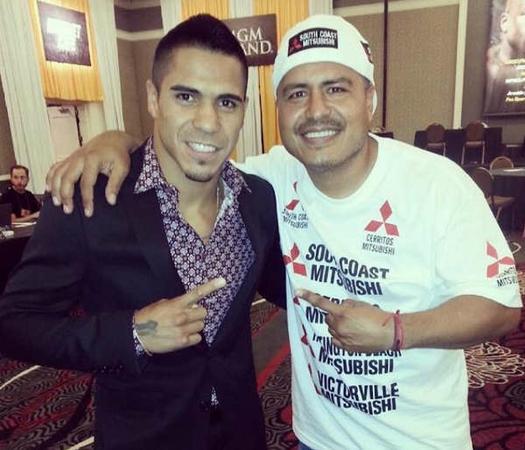 Cuellar-entrenador-Robert-Garcia-Oxnard.jpg