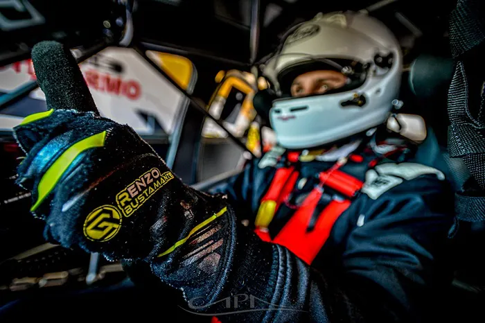 Renzo Bustamante (9)[29663]