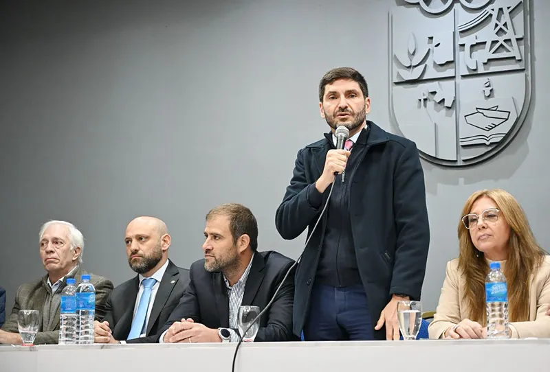 pullaro en armstrong con CG