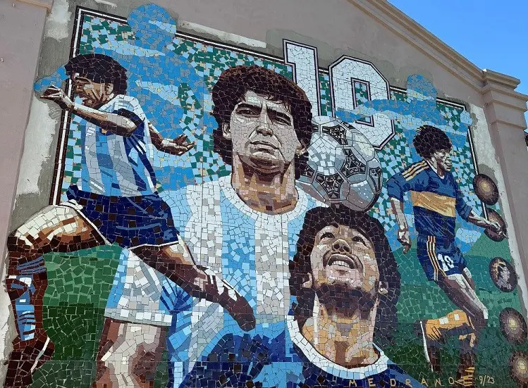 mural maradona en Hernandez