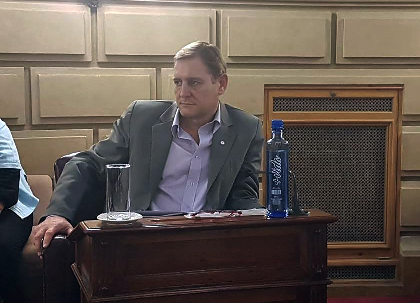 cornaglia en banca del Senado