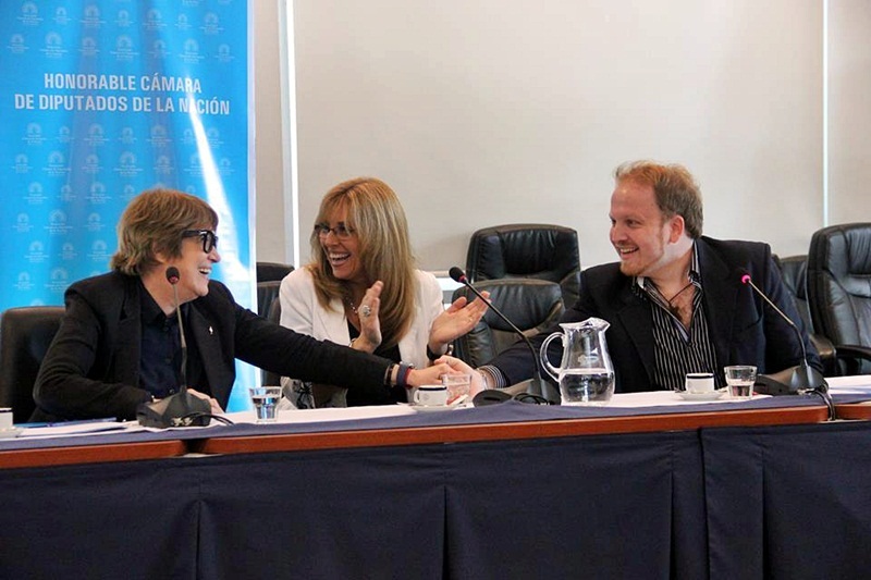 Reunión_en-Congreso-mesa