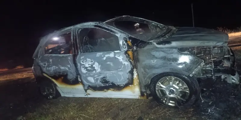BOMBEROS-AUTO-INCENDIO-JUNIO-2-1280x640