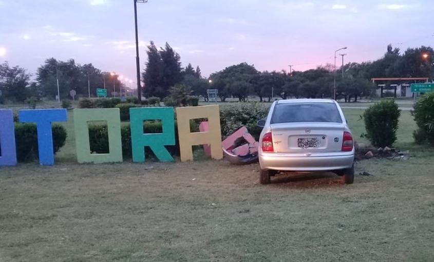 auto totoras cartel