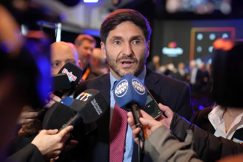 pullaro aclarar denuncias