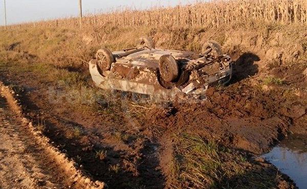 eltrebol-auto-vuelco.jpg