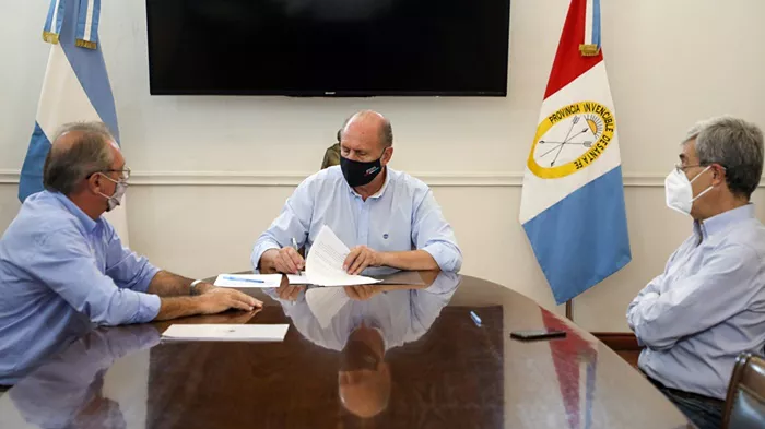 Perotti firma emergencia