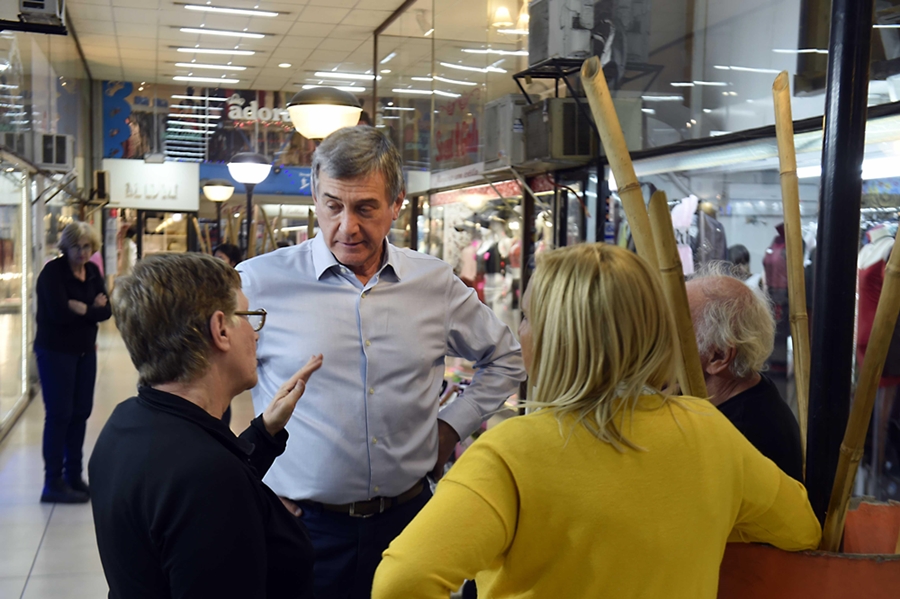 boasso habla con vecinos