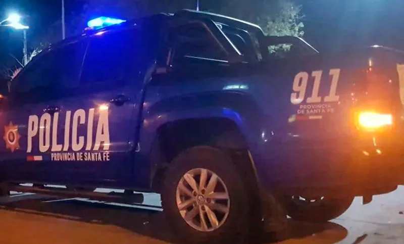 policia-camioneta-noche-otro