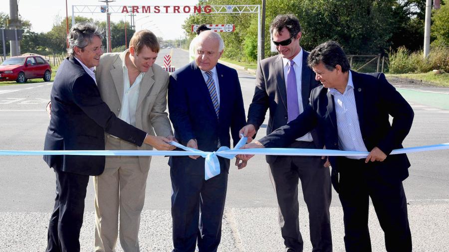Armstrong ingreso al parque Industrial 180418